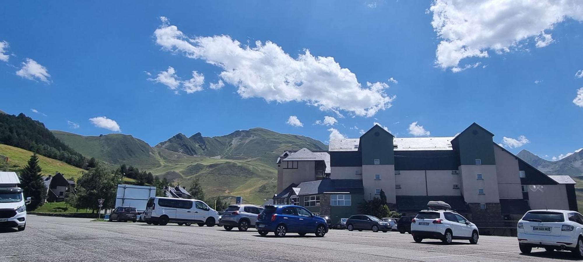 Апартаменти Le Louchonnais, T2, Wifi, 4 Personnes Bagneres-de-Luchon Екстер'єр фото